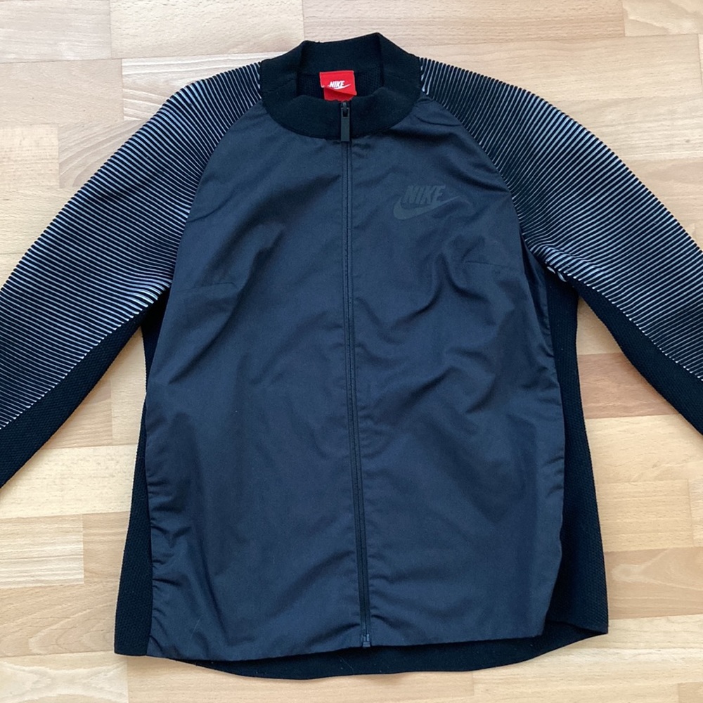 Women’s Nike track jacket